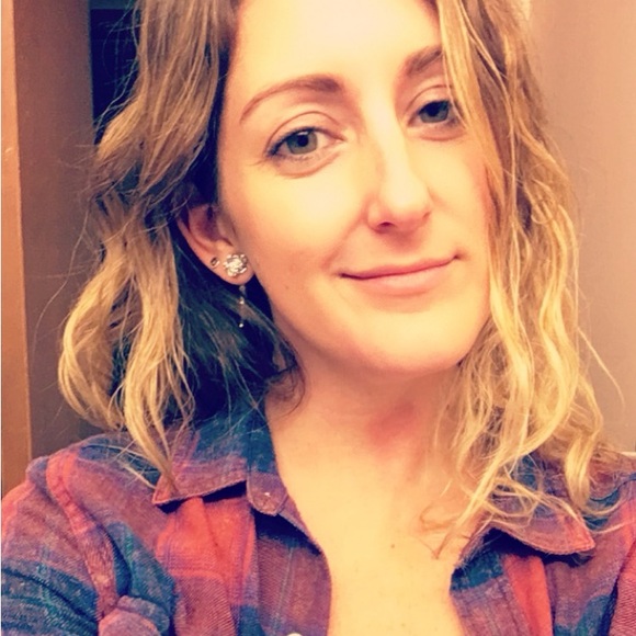 Meet your Posher, Ashley - Picture 4 of 7